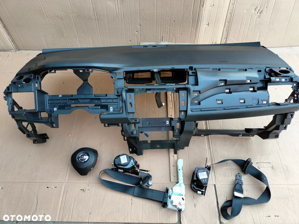 NISSAN LEAF II ZE1 2019 KONSOLA DESKA 2X AIRBAG PASY ORYGINAŁ - 1