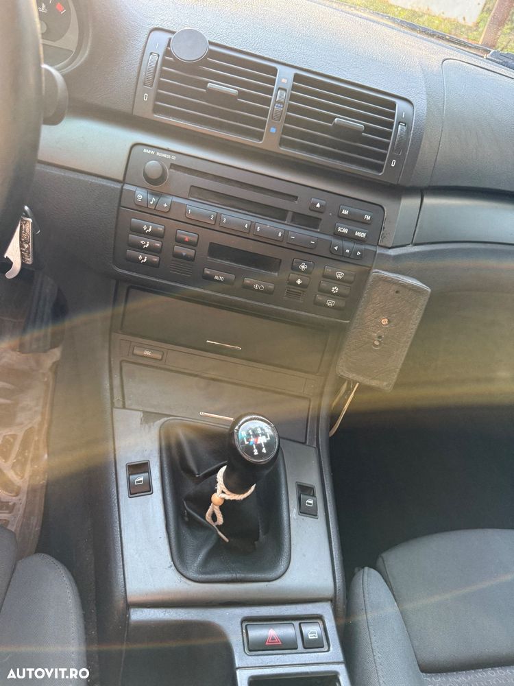 BMW Seria 3 318d Touring - 22