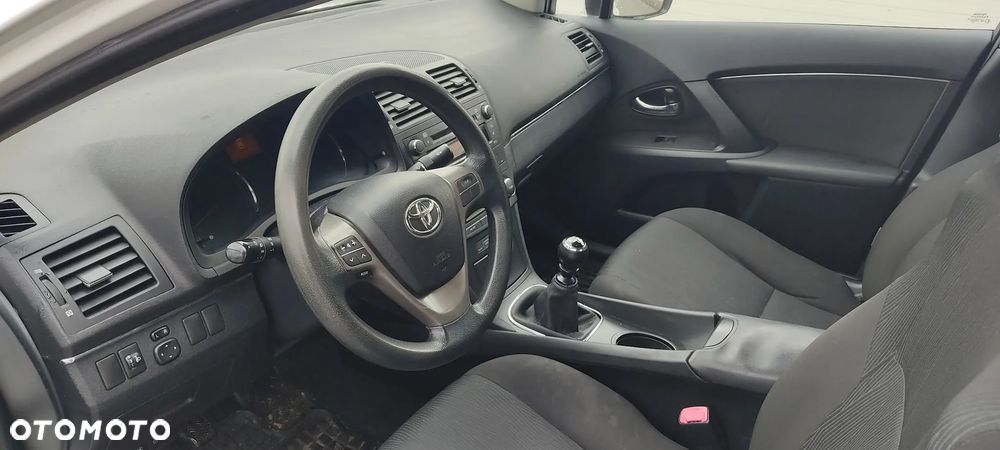 Toyota Avensis 2.0 D-4D Sol - 5