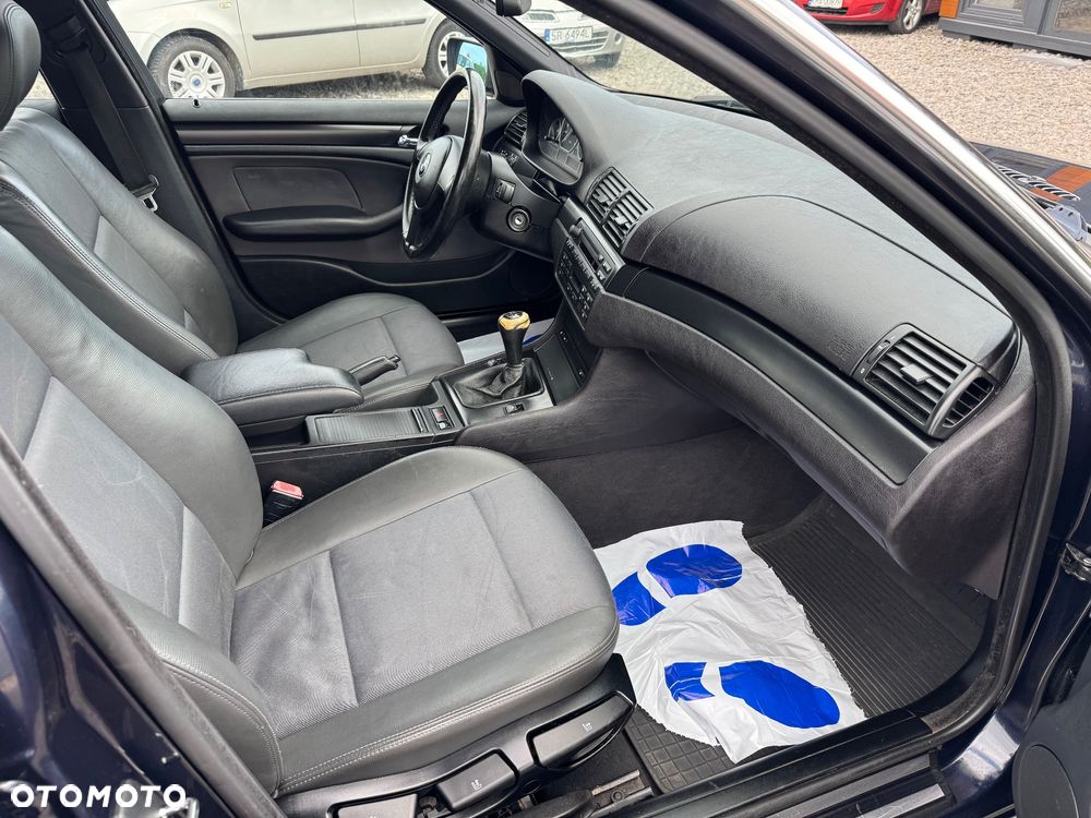 BMW Seria 3 318i - 12