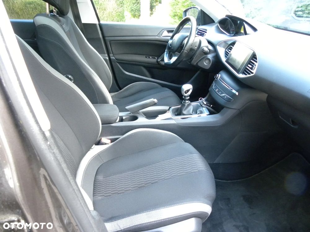 Peugeot 308 PureTech 130 Stop & Start Style - 17