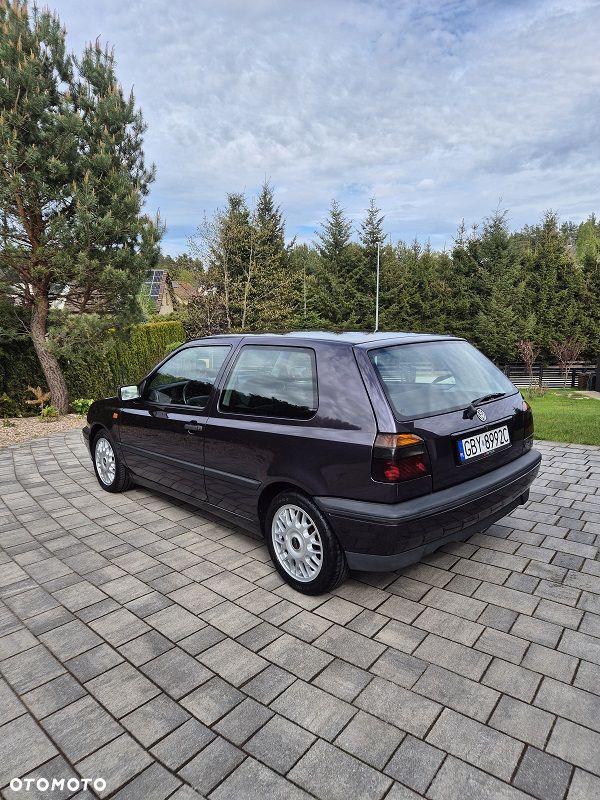 Volkswagen Golf 1.8 GL - 1