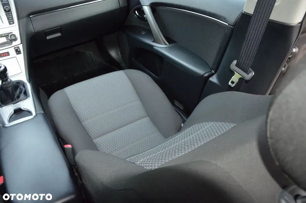 Toyota Avensis 2.0 D-4D Edition - 15