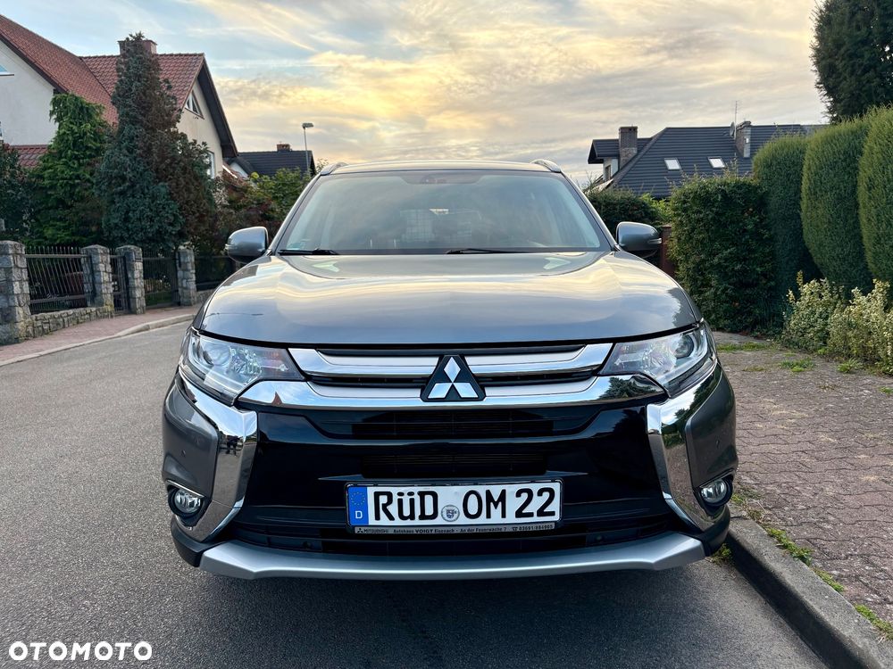 Mitsubishi Outlander 2.0 Invite + 2WD - 9