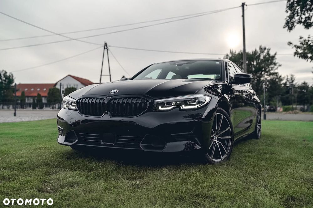 BMW Seria 3 330i xDrive Sport Line - 1