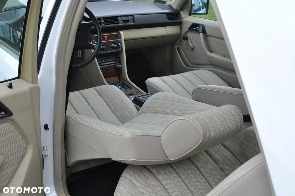 Mercedes-Benz W124 (1984-1993) - 25