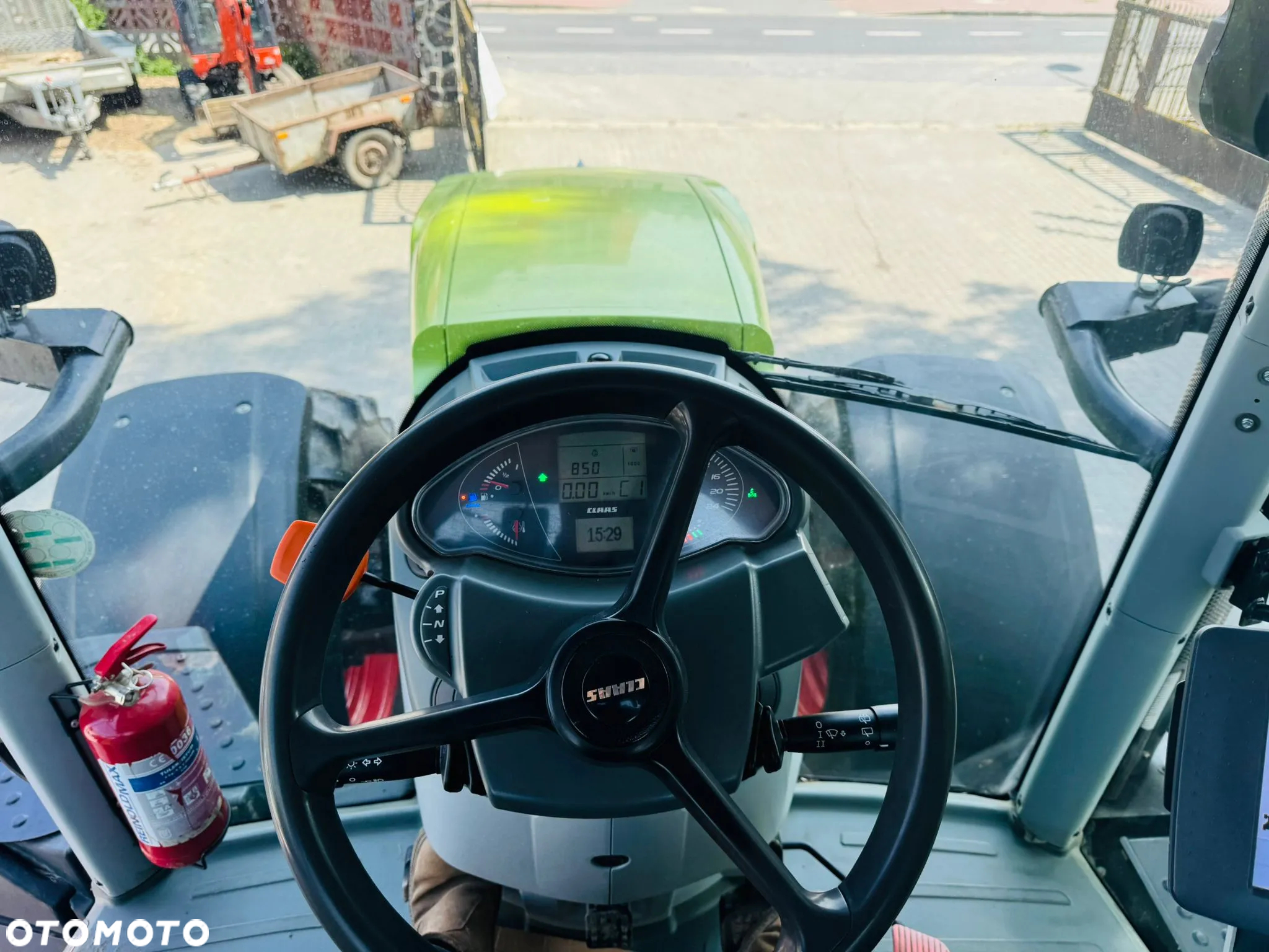 Claas Axion 850 - 12