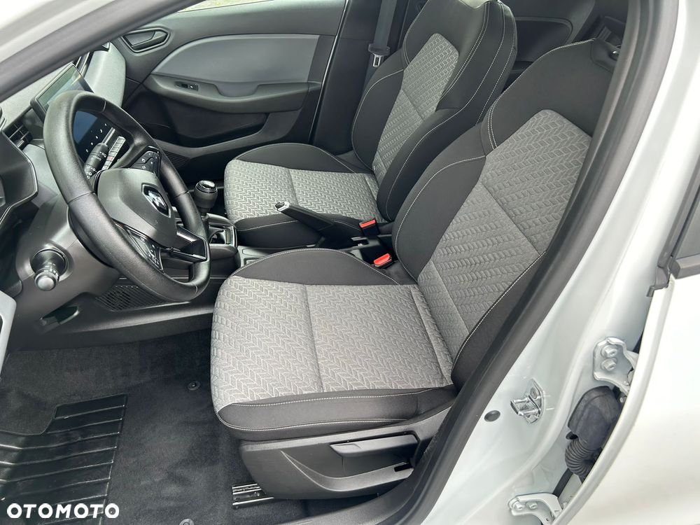Renault Clio - 11