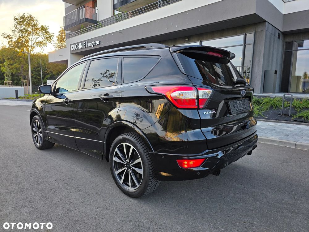 Ford Kuga 1.5 EcoBoost 2x4 ST-Line - 4