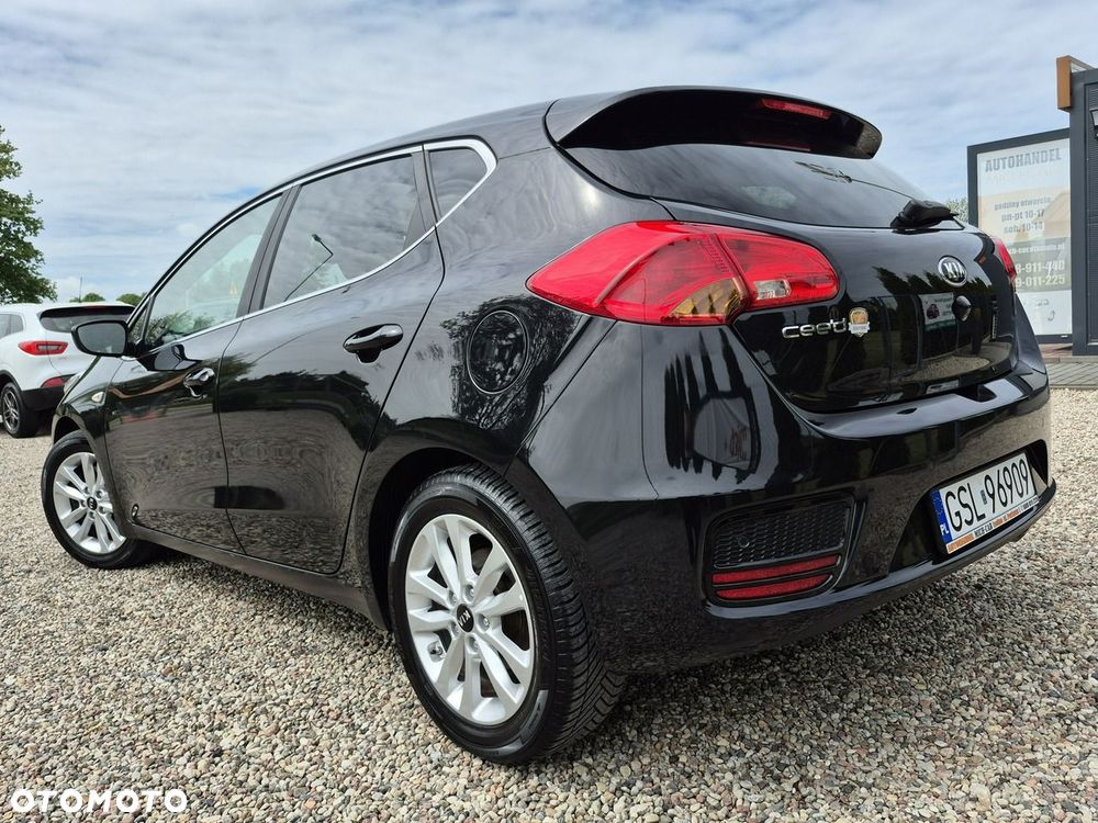 Kia Ceed - 31