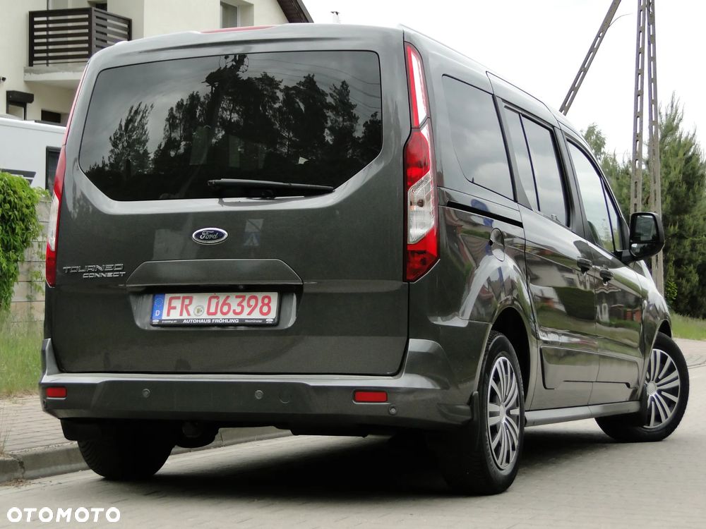 Ford Tourneo Connect Grand - 28
