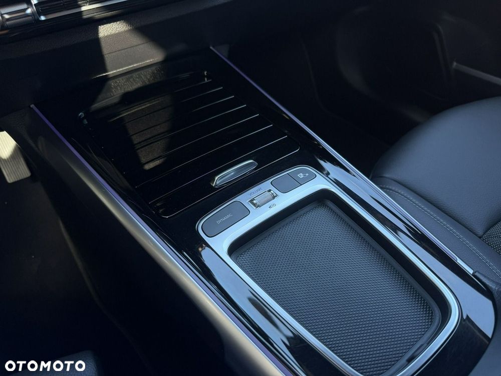 Mercedes-Benz GLB - 21