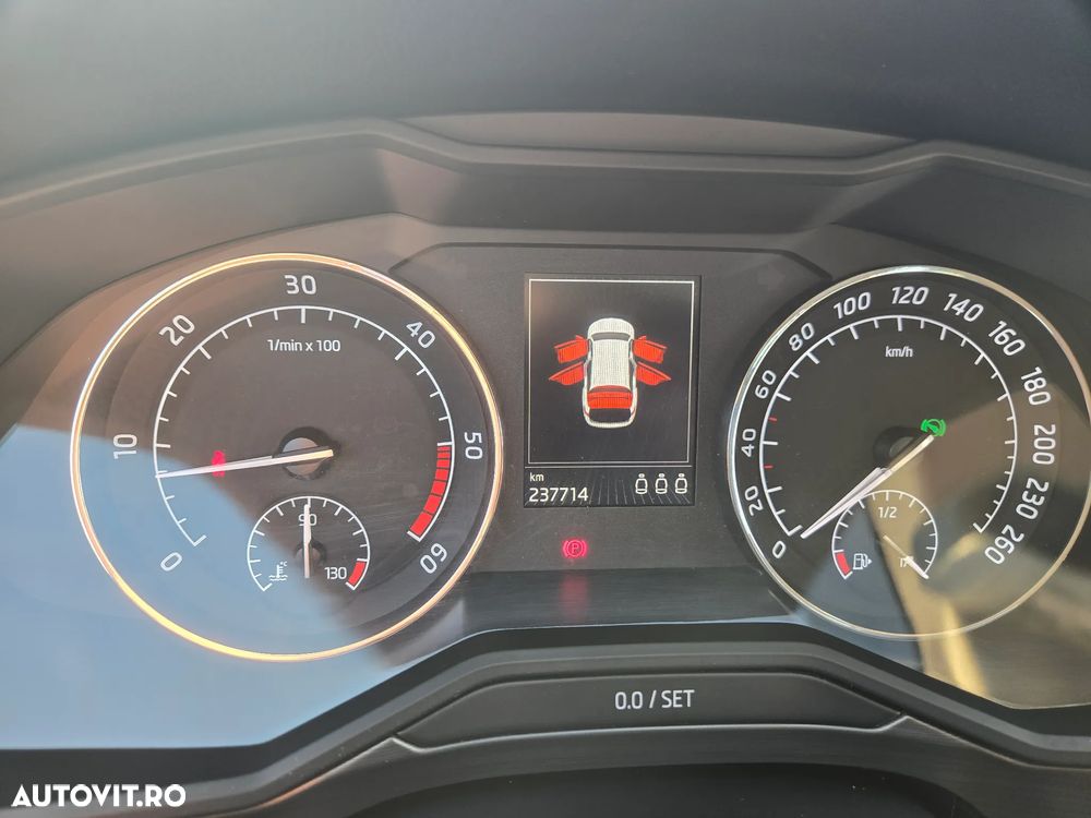 Skoda Superb 2.0 TDI DSG Style - 7