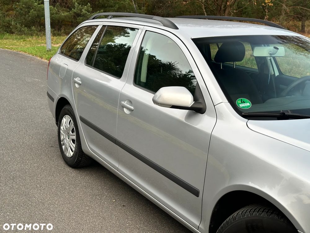 Skoda Octavia 1.6 Ambiente - 4