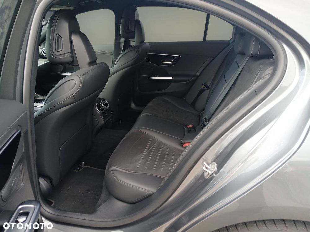Mercedes-Benz Klasa C 220 d 9G-TRONIC 4Matic AMG Line Advanced - 18