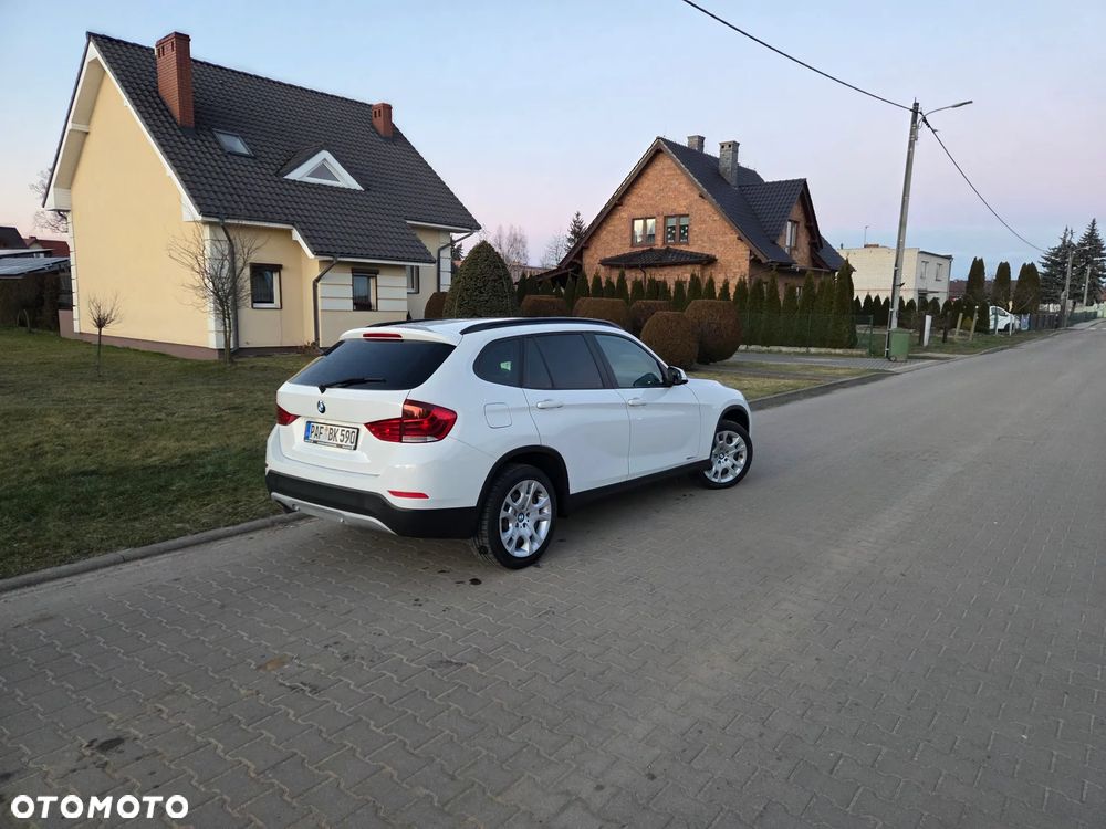 BMW X1 xDrive18d xLine - 14