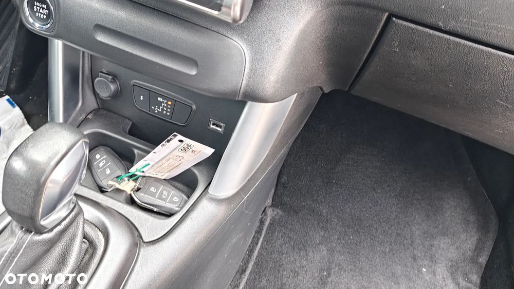 Citroën C3 Aircross PureTech 130 Stop & Start EAT6 OPF SHINE - 24