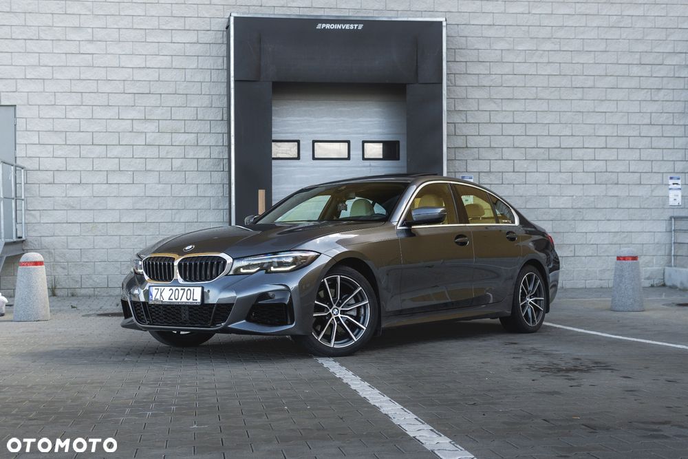 BMW Seria 3 330i xDrive - 1