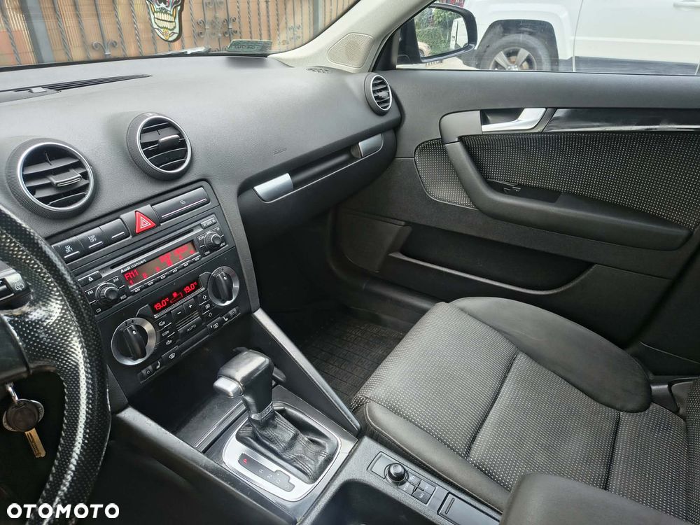 Audi A3 Sportback 2.0 TDI DPF Ambiente S tronic - 18