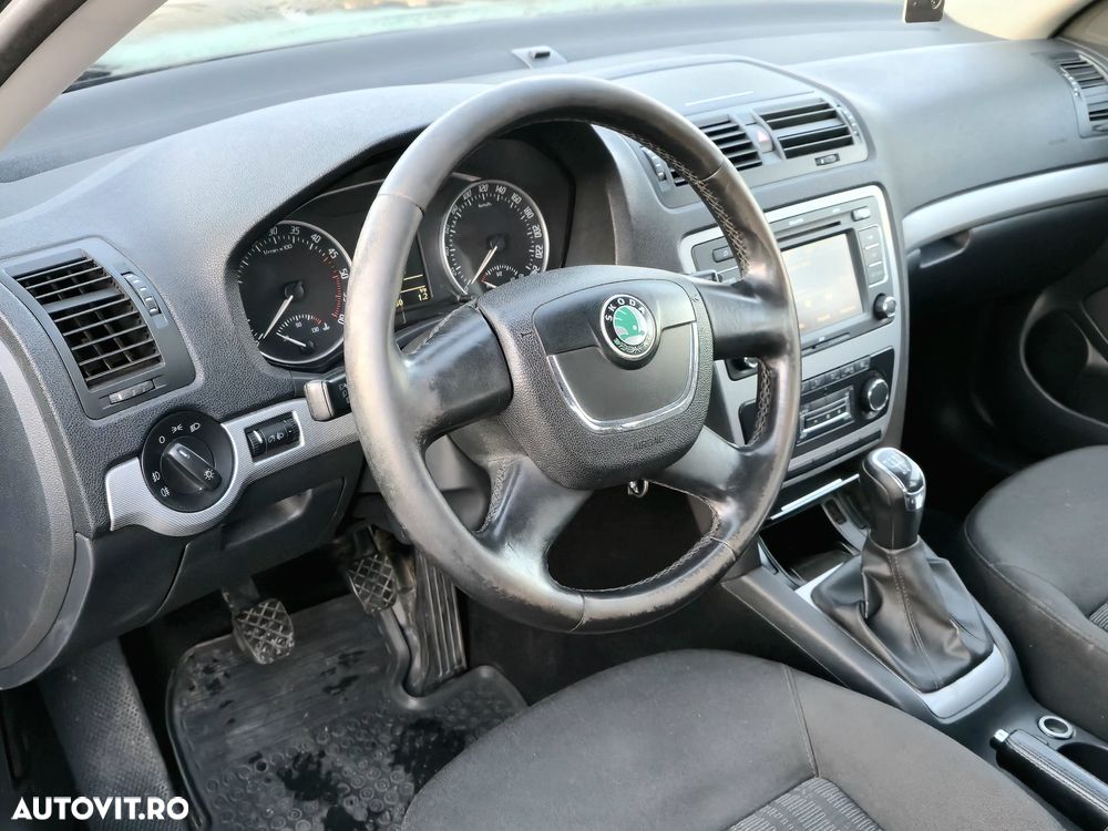 Skoda Octavia 1.6 TDI DPF Ambiente - 9