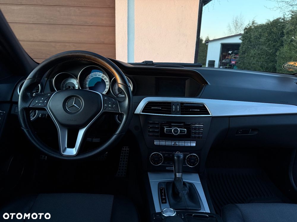 Mercedes-Benz Klasa C 220 d 4-Matic 7G-TRONIC - 13