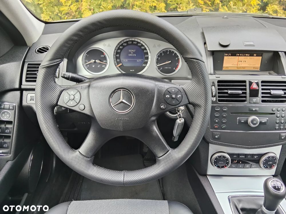 Mercedes-Benz Klasa C 200 Avantgarde Edition - 8