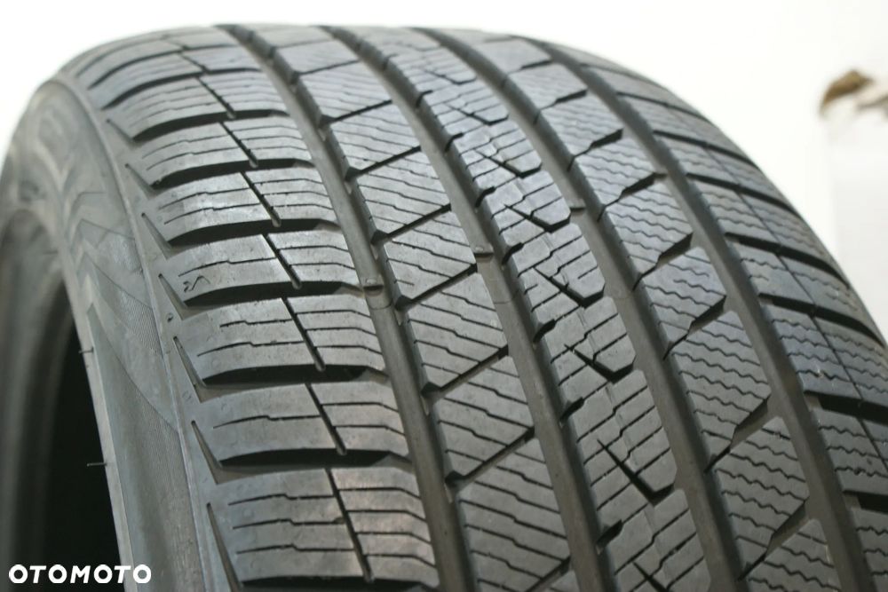 215/45R20 VREDESTEIN QUATRAC PRO , 7,5mm 2023r B1519 - 2