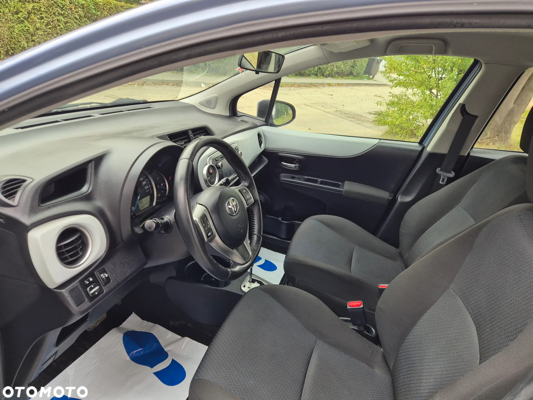 Toyota Yaris Hybrid 1.5 VVT-i - 13