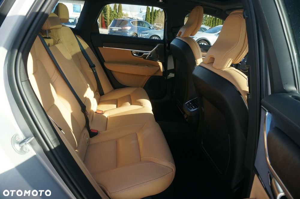 Volvo V90 Cross Country B5 D AWD Ultimate - 37