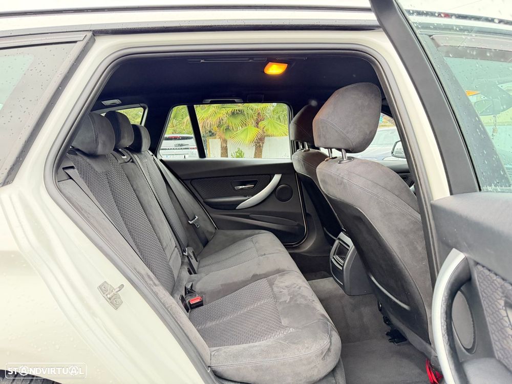 BMW 318 d Pack M - 29