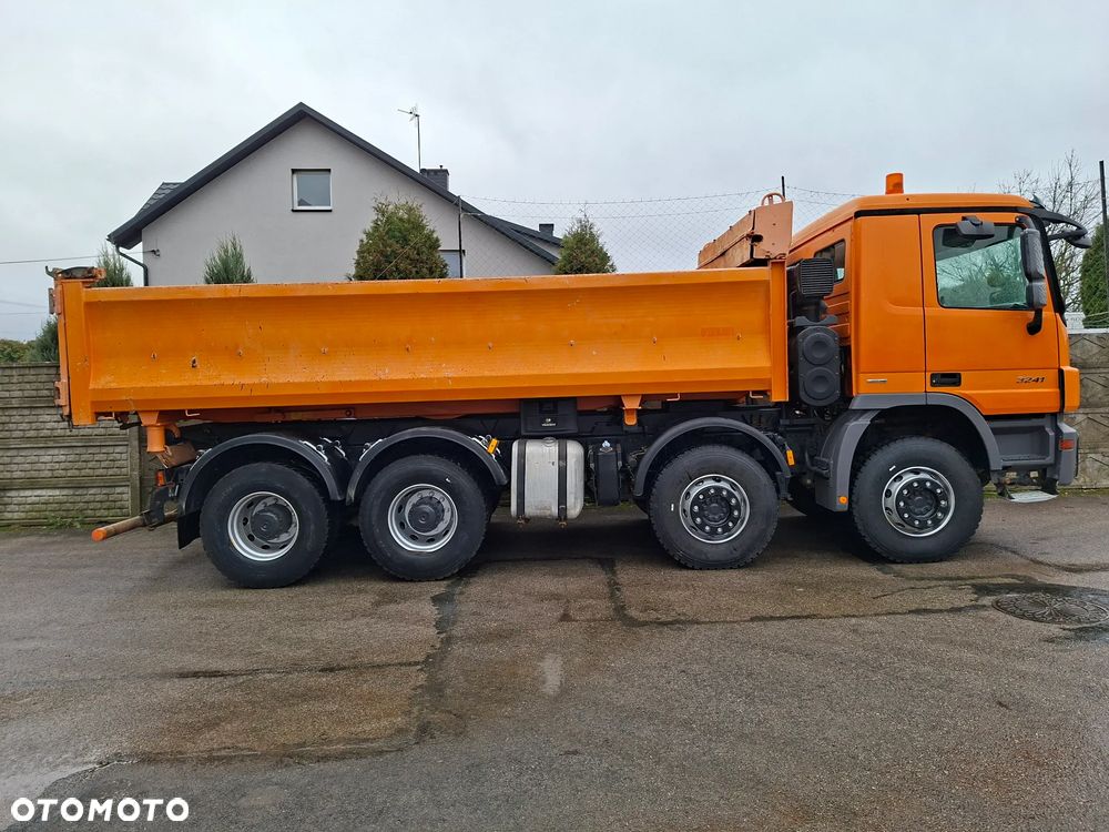 Mercedes-Benz Actros 3241 kiper 8x4 - 18