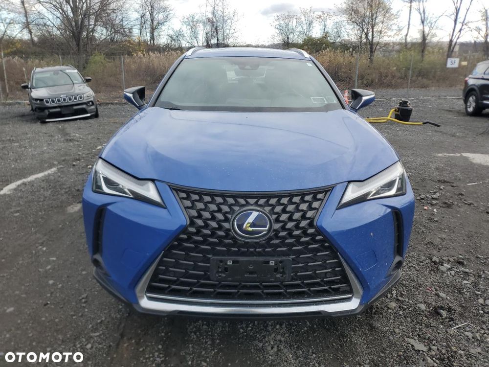 Lexus UX - 6