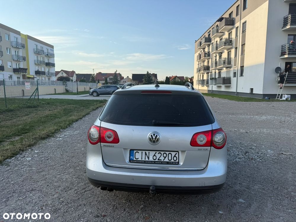 Volkswagen Passat 2.0 TDI Comfortline - 10