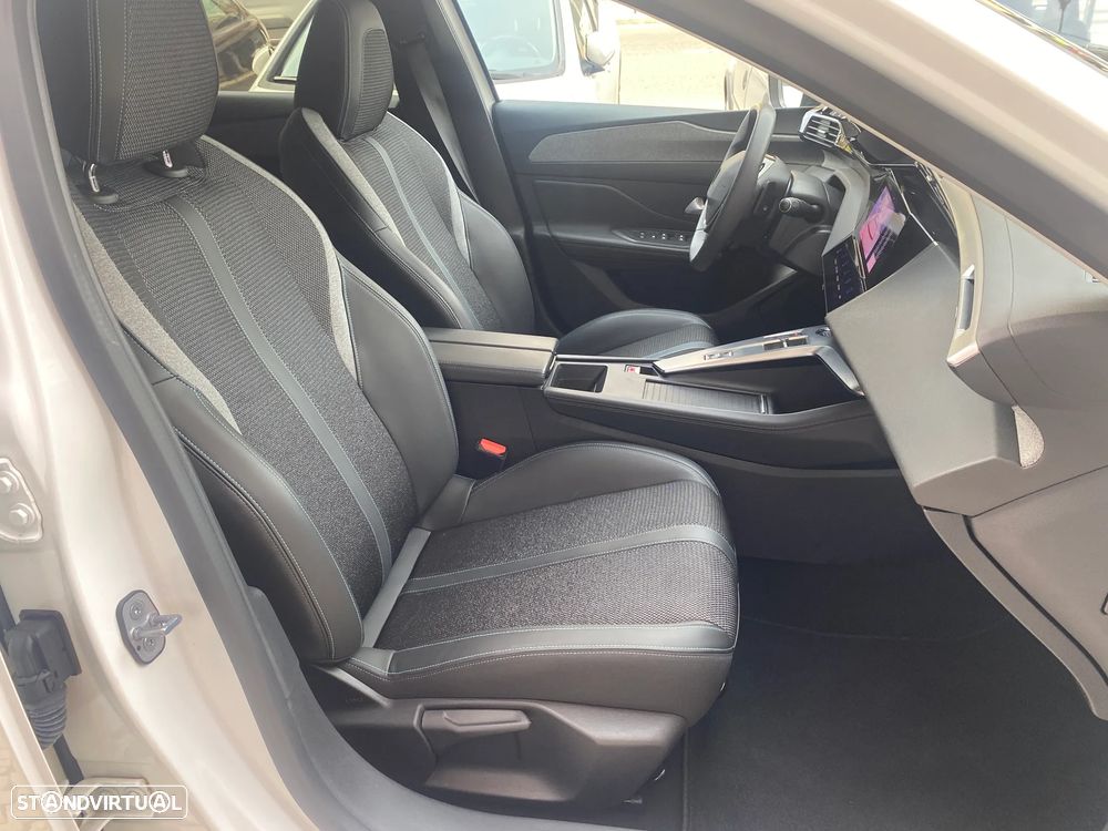 Peugeot 308 PureTech 130 GPF EAT8 Stop & Start Allure Pack - 29