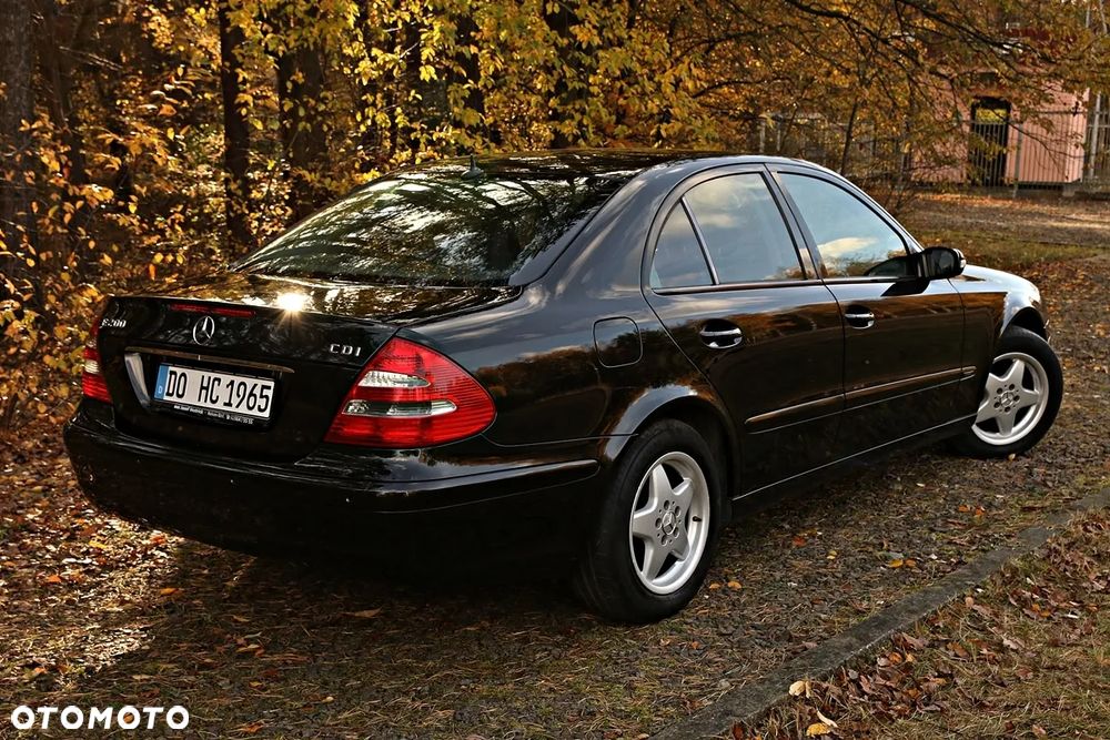 Mercedes-Benz Klasa E 220 T CDI Automatik Avantgarde - 22