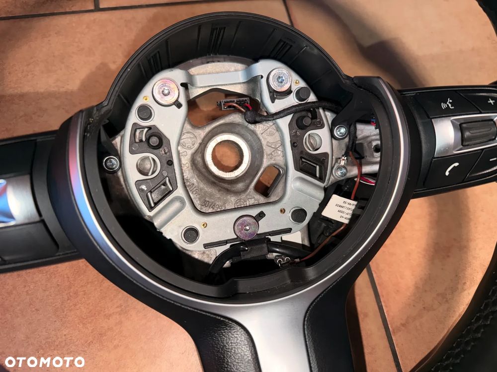 KIEROWNICA BMW F10 F11 MPAKIET WRAZ Z PODUSZKĄ KOMPLET NIE GRZANA - 4