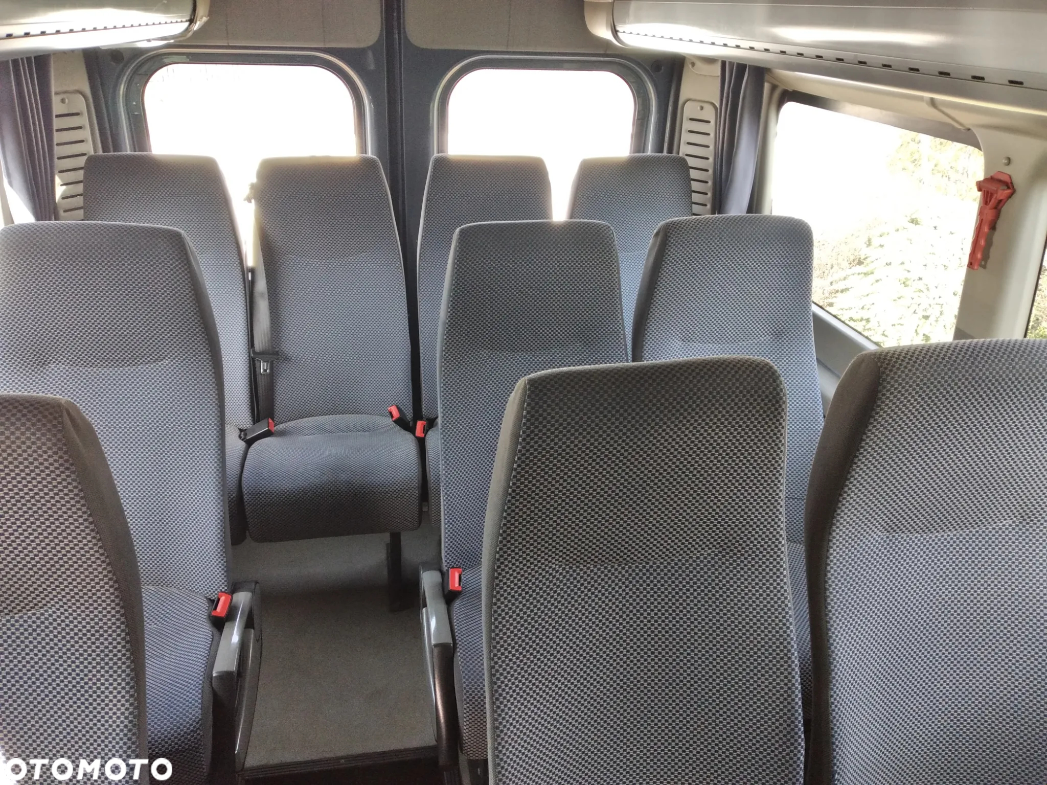 Fotel pojedynczy podwójny Kamper Bus Autobus Jumper Boxer Ducato i inne kompletny z podstawą i pasami podłokietnik oraz półka z nawiewami i nagłośnieniem oraz Jumper Boxer Ducato 4200kg DMC 17osób Autobus Niekompletny uszkodzony zarejestrowany - 3