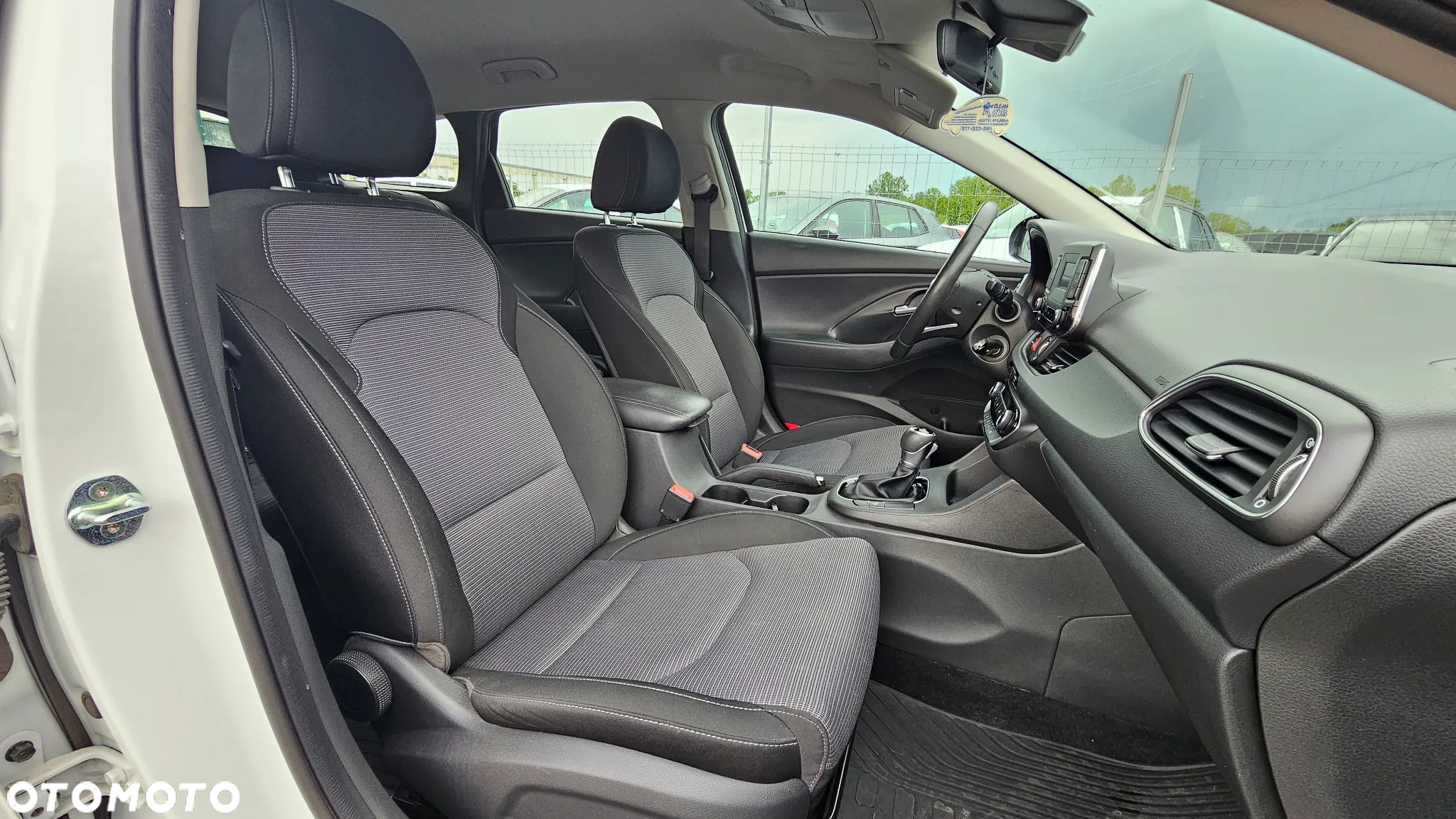 Hyundai i30 1.6 D Comfort DCT - 16