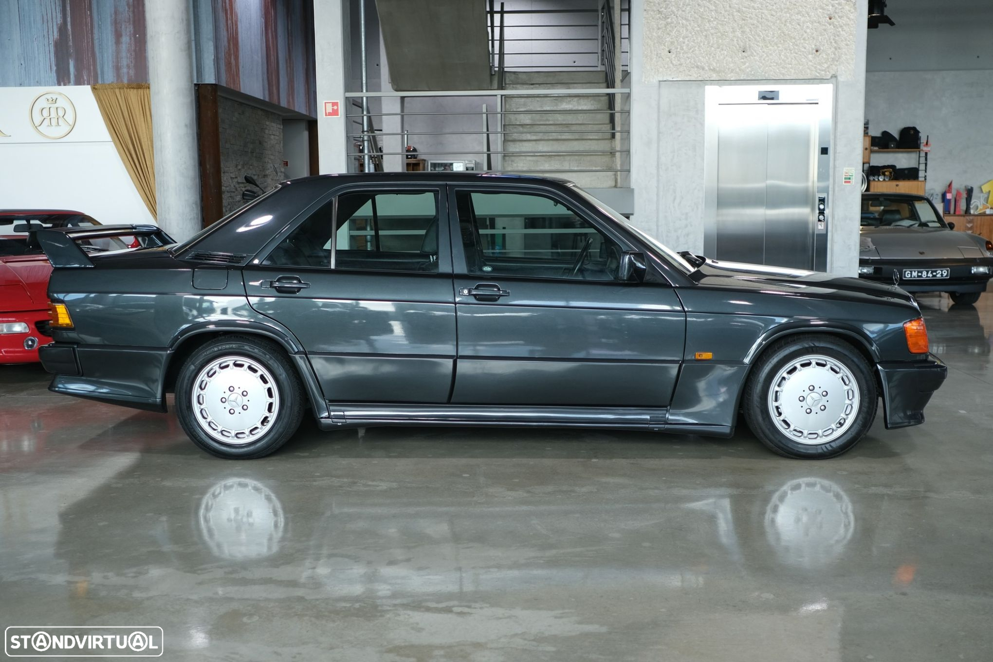 Mercedes-Benz 190 E 2.5-16 - 4