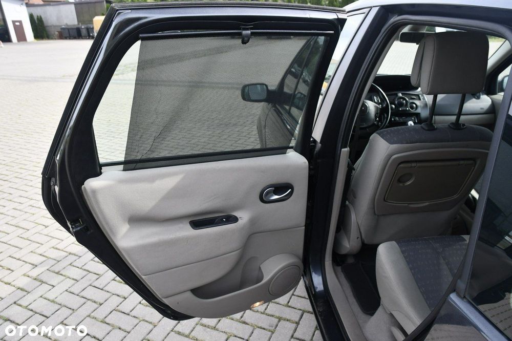 Renault Grand Scenic - 18