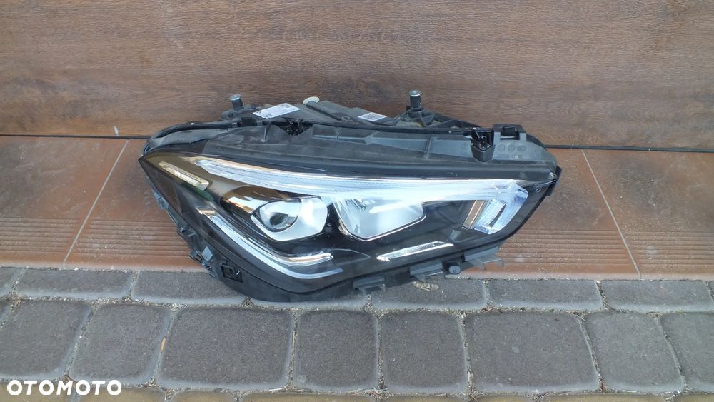 Lampa przednia lewa Mercedes W1189068400 CLA - 2