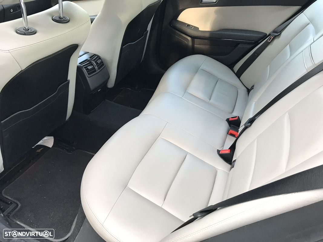 Mercedes-Benz E 300 Bluetec Hybrid Avantgarde - 6