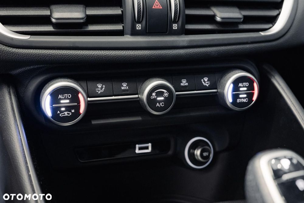Alfa Romeo Giulia 2.0 Turbo Sprint - 26