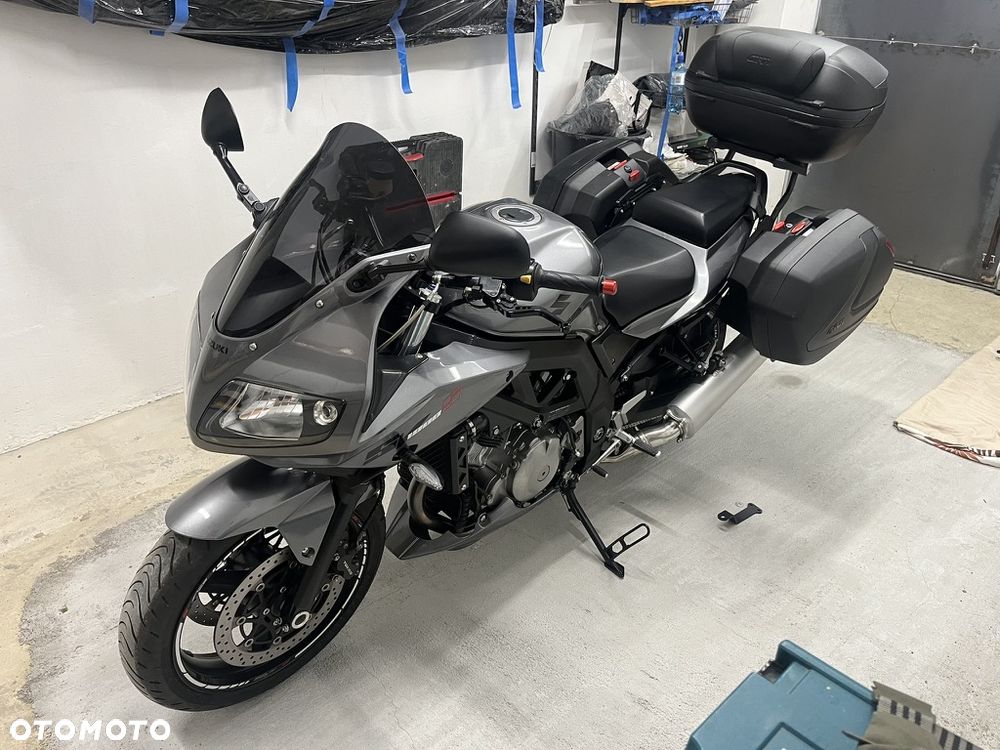 Suzuki SV - 12
