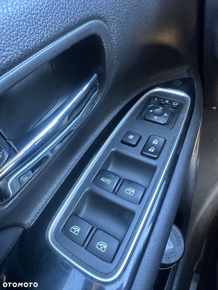 Mitsubishi Outlander 2.0 4WD Top - 9