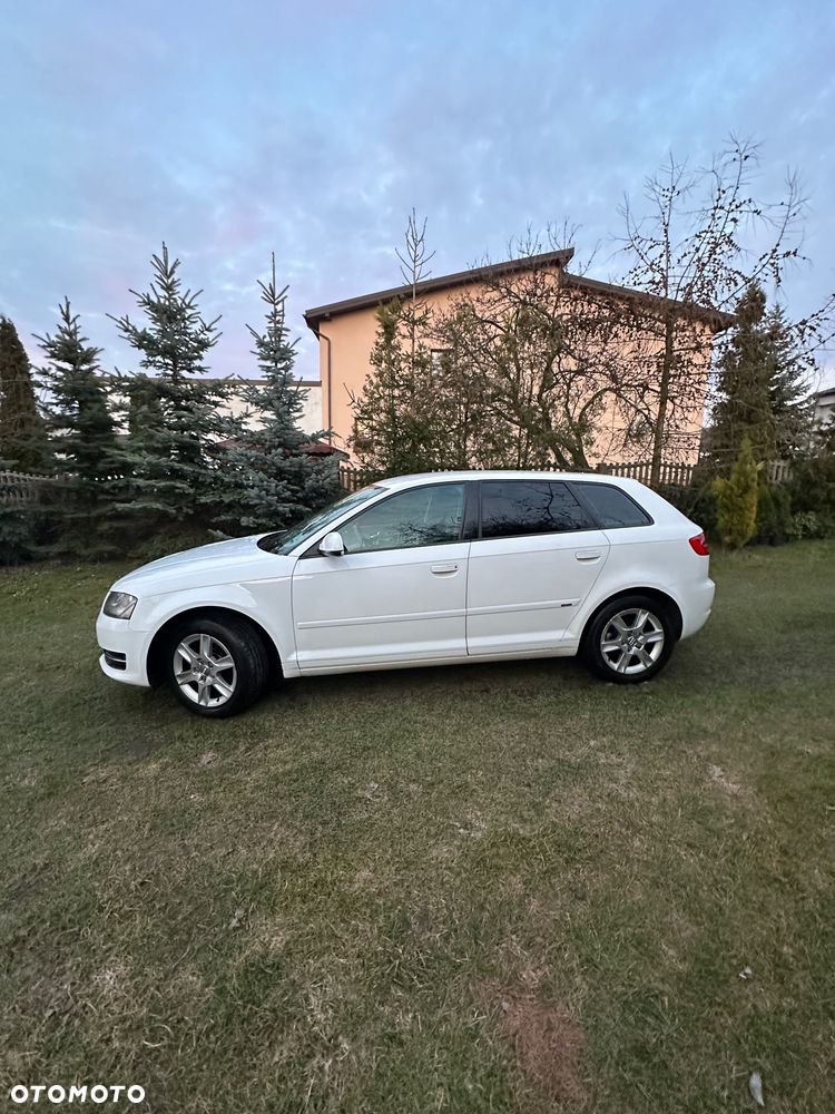 Audi A3 Sportback - 3