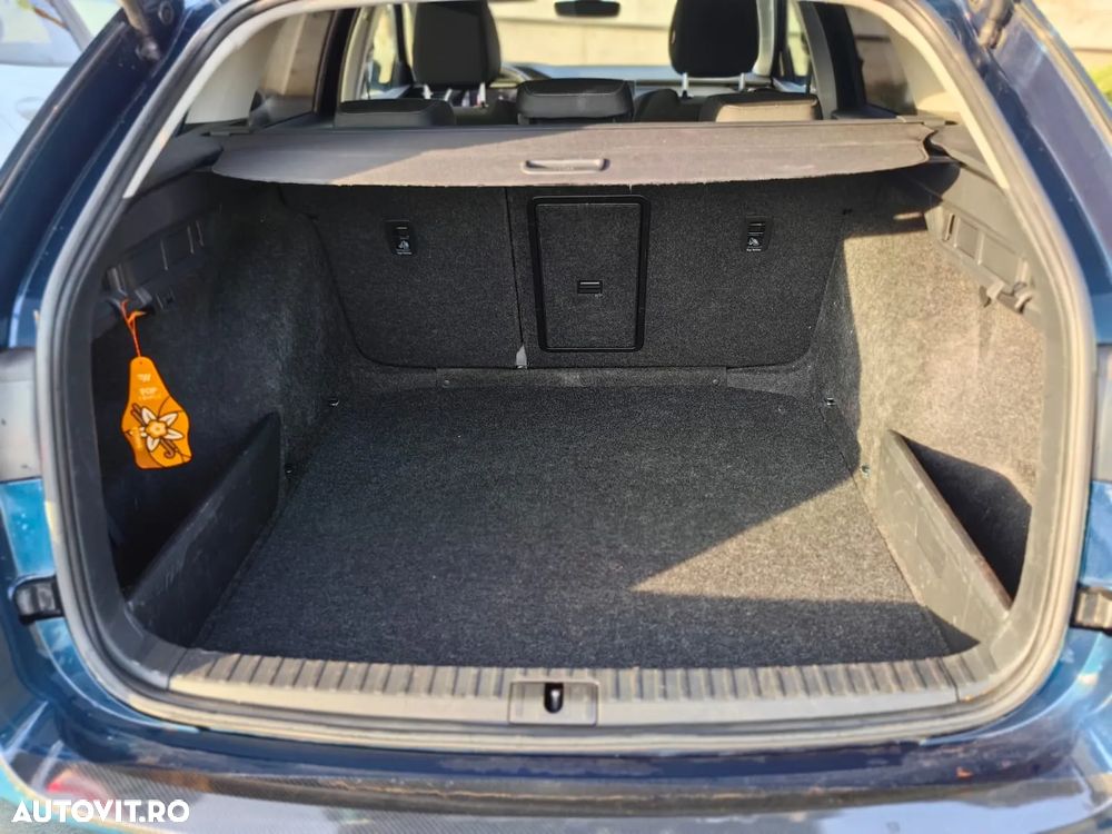 Skoda Octavia Combi 2.0 TDI DSG Selection - 32