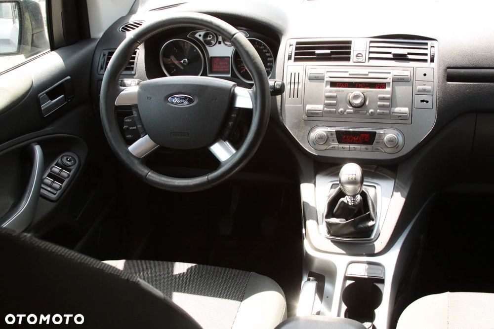 Ford Kuga 2.0 TDCi 2x4 Titanium - 13