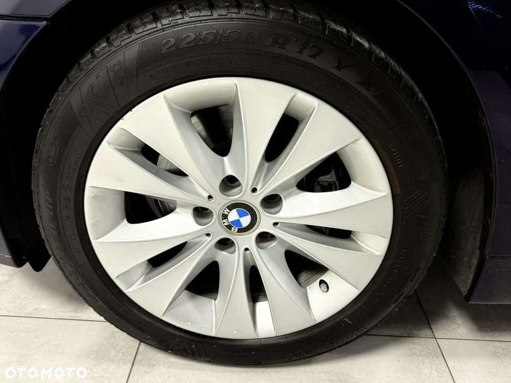 BMW Seria 5 525i Touring - 11