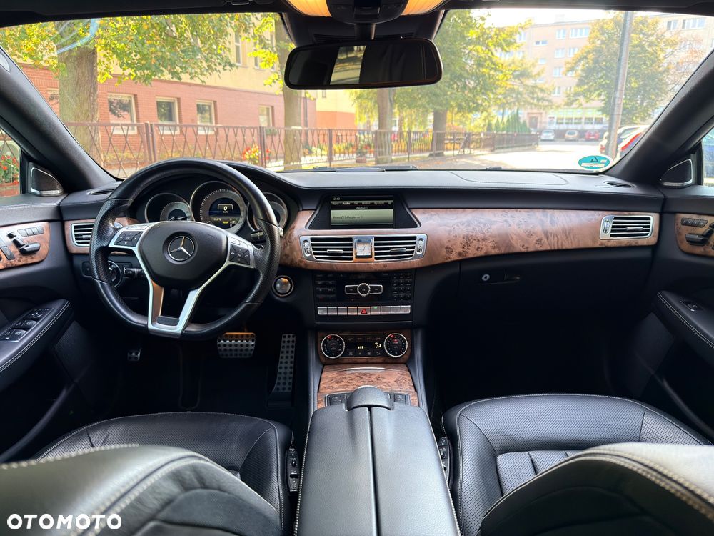 Mercedes-Benz CLS 500 4-Matic BlueEff - 33